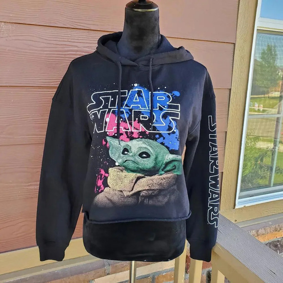 Star Wars Black Graphic Cropped Women's Hoodie Size Medium NWOT - Picture 2 of 15